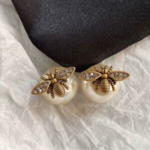 Vintage Gold Bee Pearl Stud Earrings Rhinestone Double Sided Chic